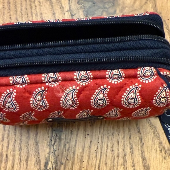 Vera Bradley Red Paisley Wallet/Crossbody - Picture 2 of 14